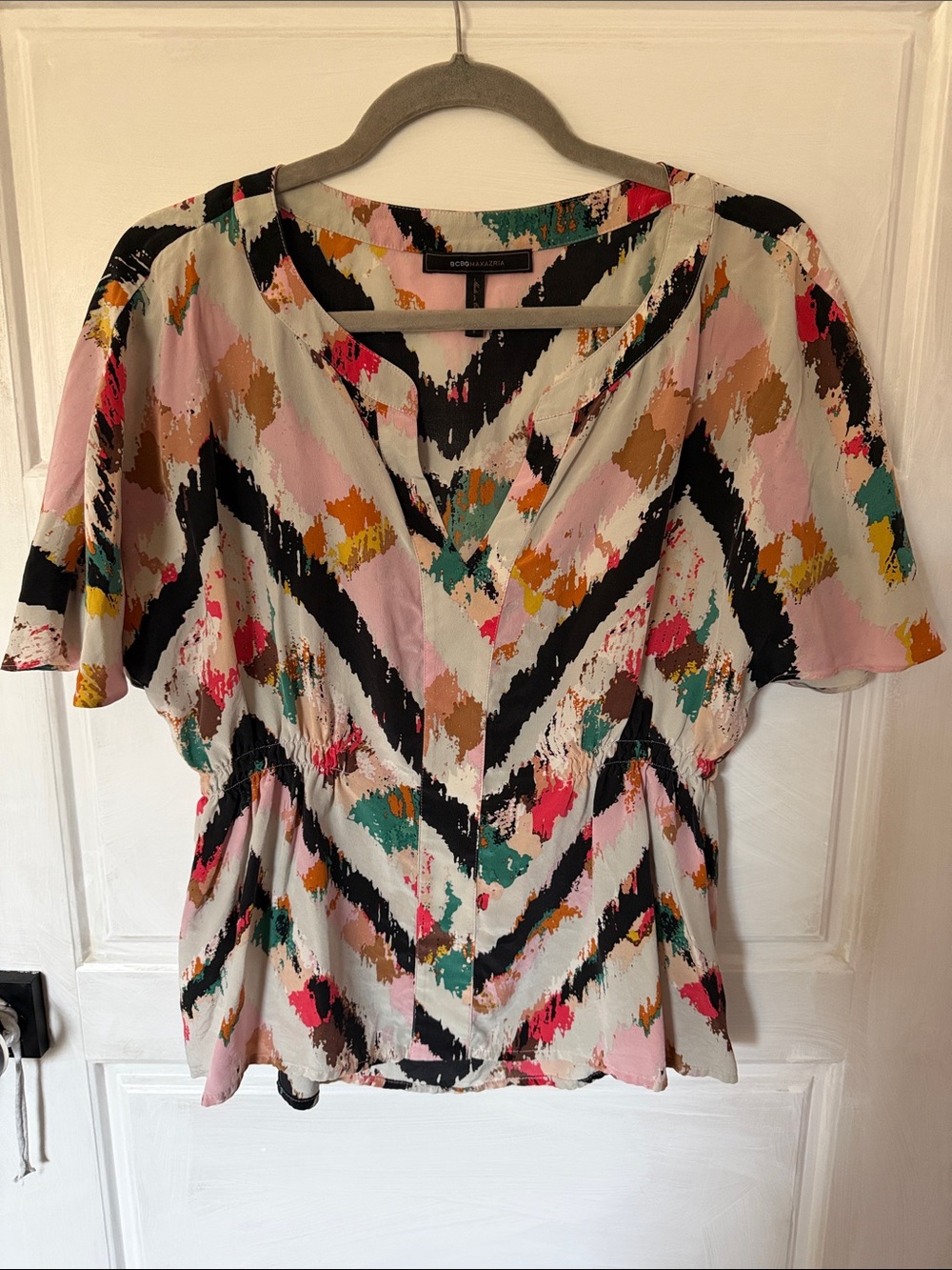 BCBGMaxAzria Multi-Color V-Neck Flutter Sleeve Blouse